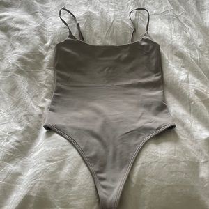 Babaton body suit (aritzia)